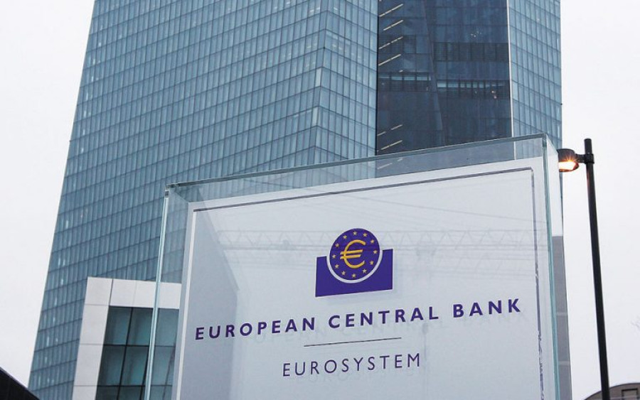 Bloomberg: Σε υψηλά επίπεδα τα επιτόκια της ΕΚΤ-Οι νέες προβλέψεις