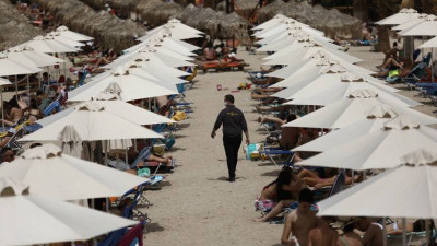 ΣΕΛΠΕ: Μειωμένες 15% οι δαπάνες των Ελλήνων στις φετινές διακοπές