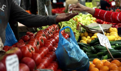 Φρούτα και λαχανικά: Αυξήσεις έως και 150% στις λαϊκές αγορές