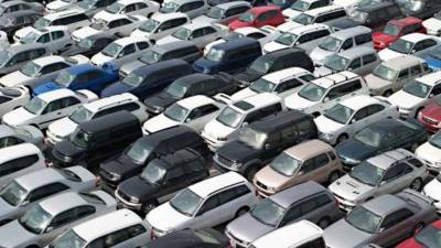 Έρευνα: Οι έξι στους δέκα αναβάλλουν την αγορά νέου αυτοκινήτου