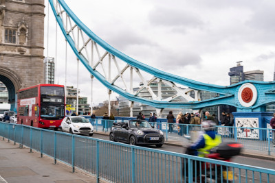 Περιήγηση στο Λονδίνο με το MINI Cooper SE Cabrio